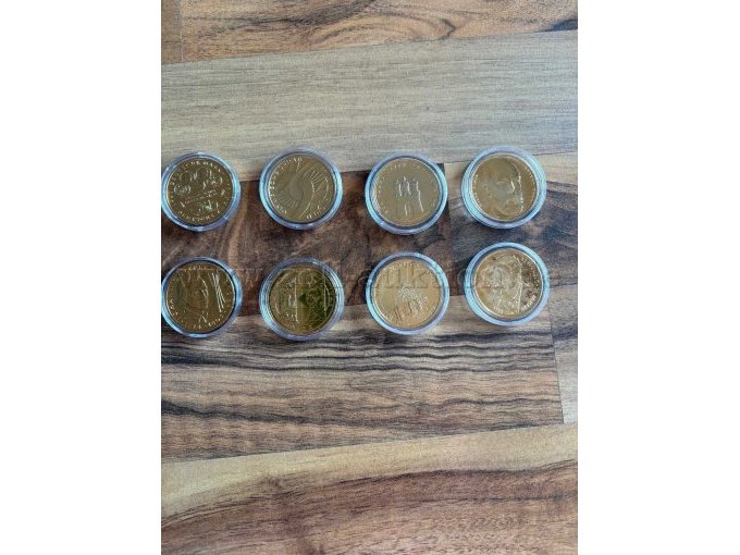 8 ohne Box Vorderseite