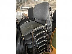 Polsterstühle gestapelt