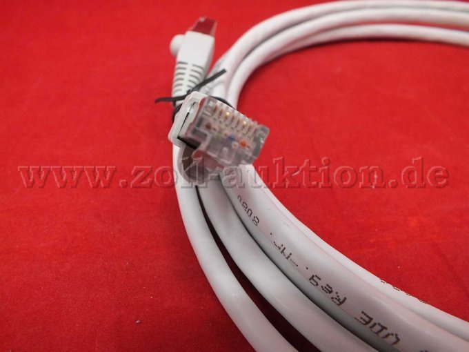 Detailaufnahme des Stecker von der rechten Seite