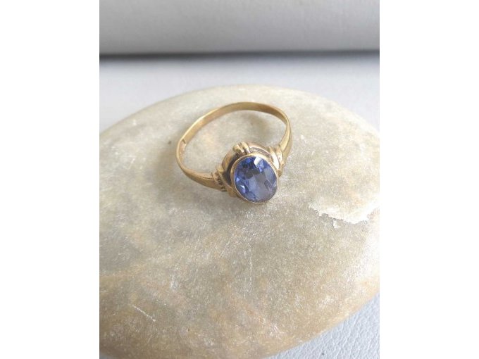 Ring violett
