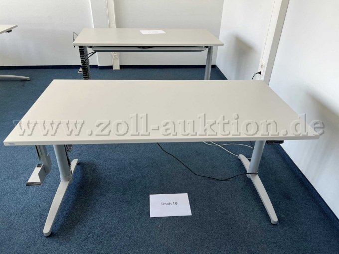 Tisch von vorne