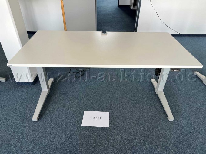 Tisch von vorne