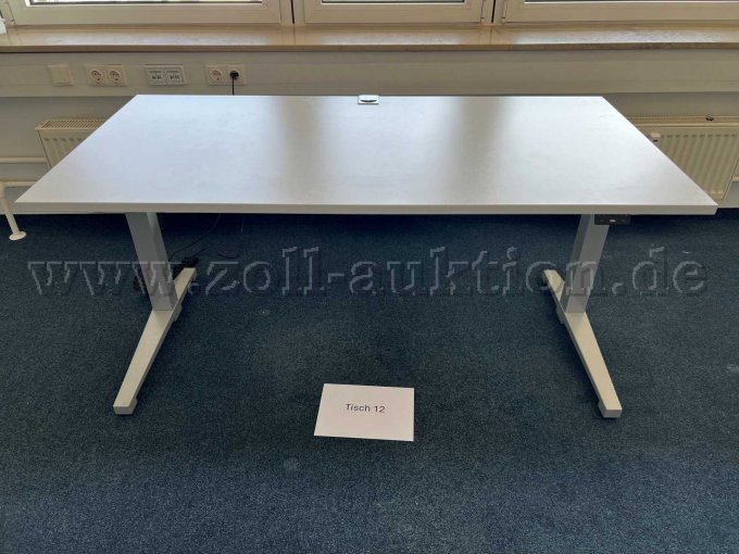 Tisch von vorne