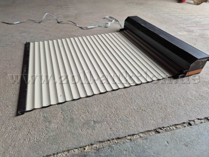 Aluminium Vorbaurollladen - Seitenansicht rechts