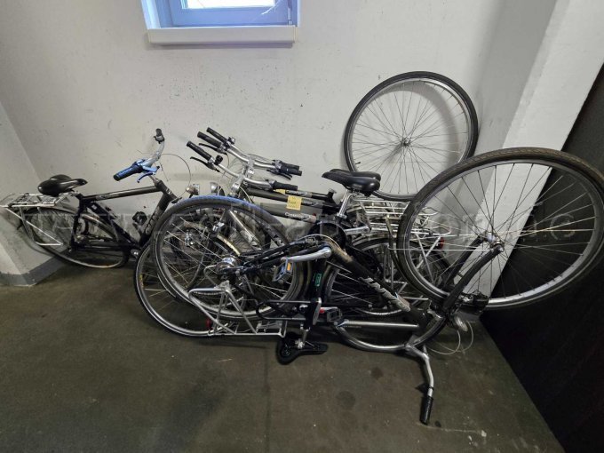 5 der nicht funktionstüchtigen Fahrräder