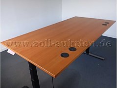 Ansicht Tischplatte und Abdeckungen für den Kabelzugang.