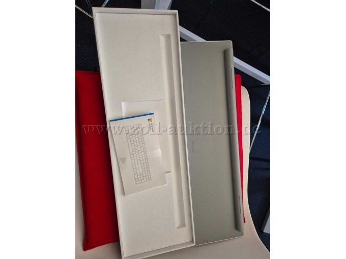 Achtung! Französische Tastatur!