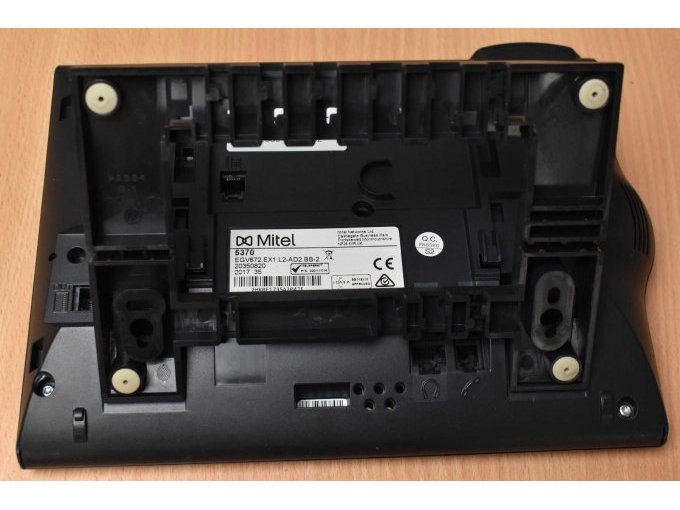 Mitel / Aastra 5370IP Telefon
Ansicht von hinten