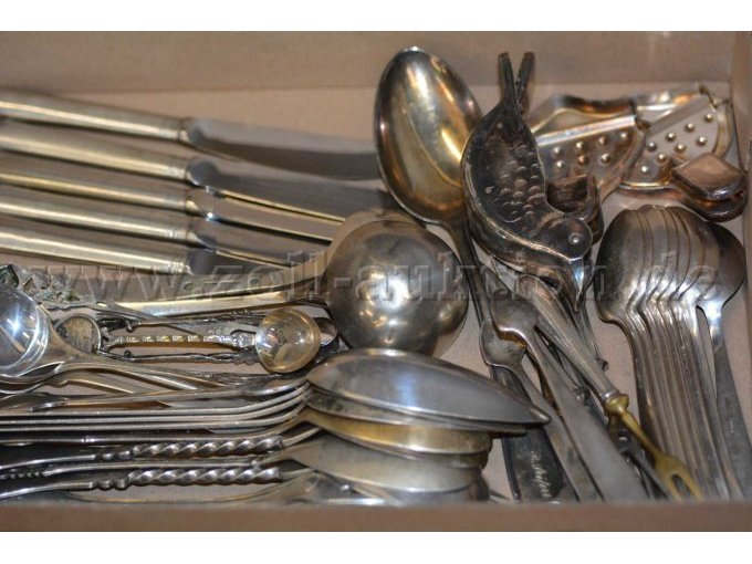 Besteck
teilweise Silber
43-teilig
