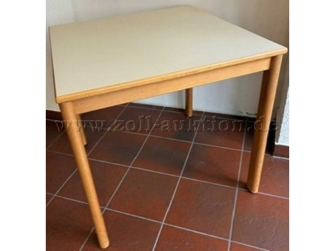 Tisch frontal