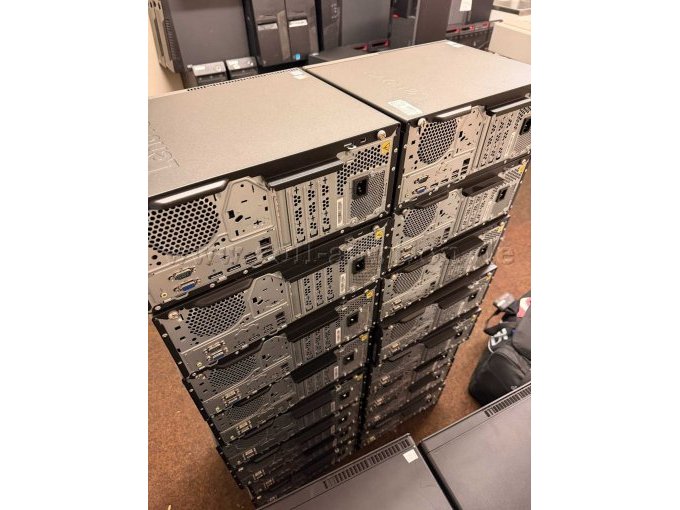 16 Lenovo ThinkCentre Rückansicht