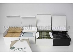 Gesamtansicht Verpackungen mit Inhalt