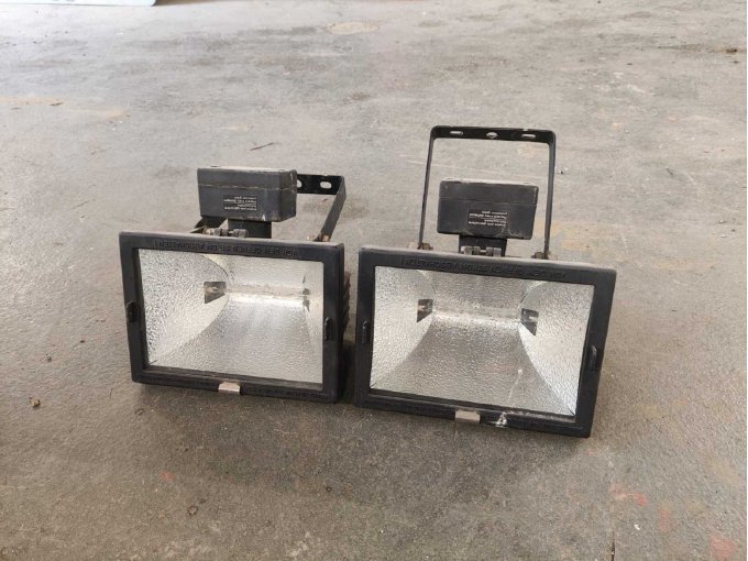 2 Halogenstrahler 500 Watt