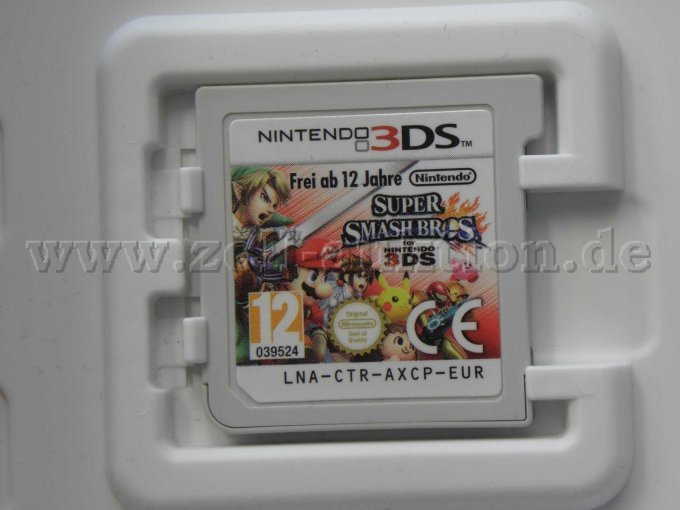 Nintendo 3DS Super Smash Bros. in geöffneter Verkaufsverpackung