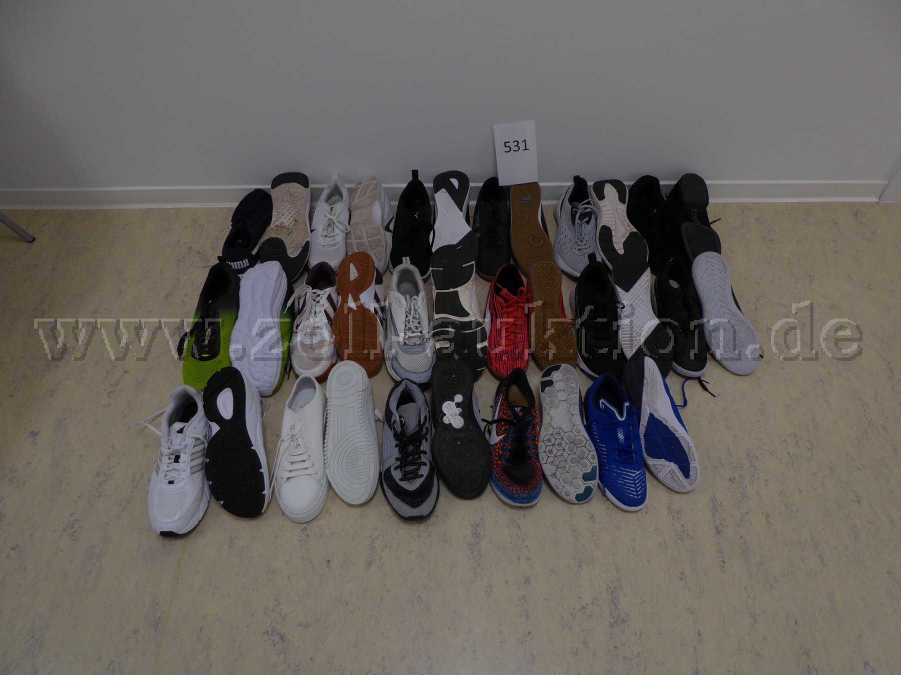 Konvolut 17 Paar Sportschuhe 41-46
