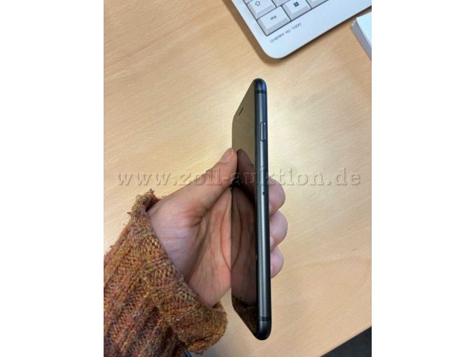 18 Apple iPhone 8 | Space Gray | 64 GB – foto 4 – kavel bij Zoll-Auktion, Münster
