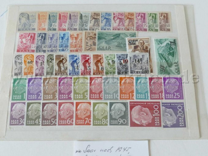 Einzelansicht Einsteckkarte mit unterschiedlichen Briefmarken