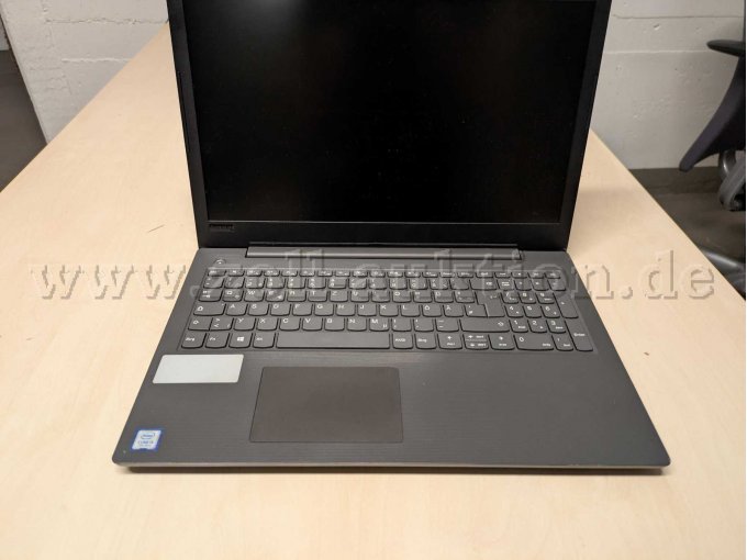 Lenovo V130 geöffnet