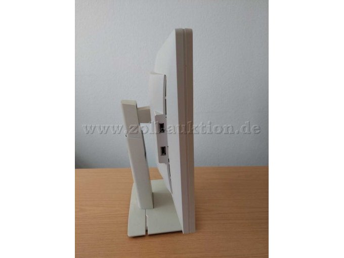 Monitor Fujitsu 22 Zoll, 55 cm Seitenansicht