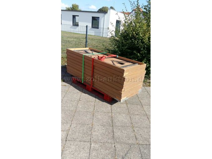 Weitere Seitenansicht  von 9 Tischen