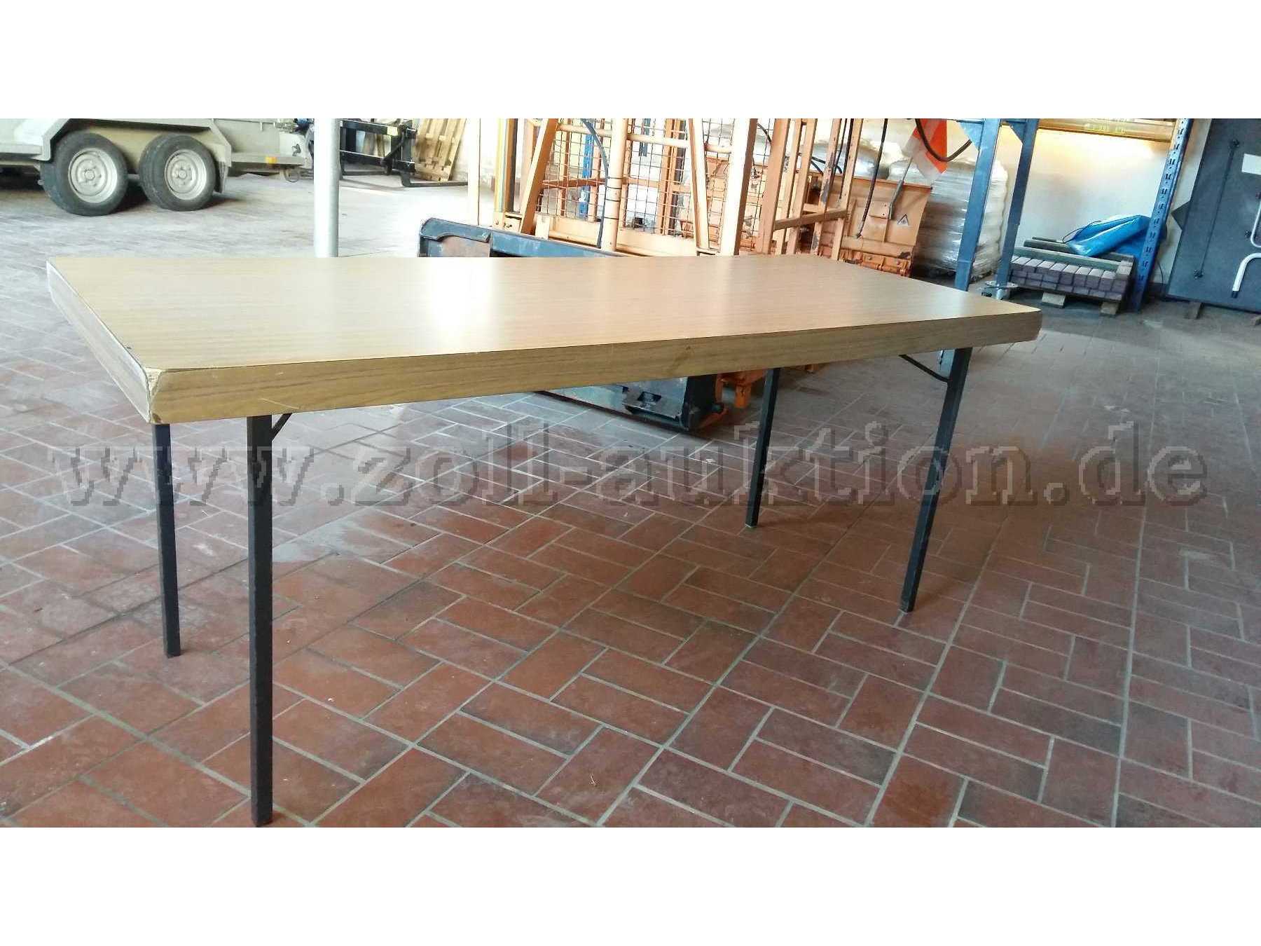 Ansicht Seitenansicht aufgebauter Tisch