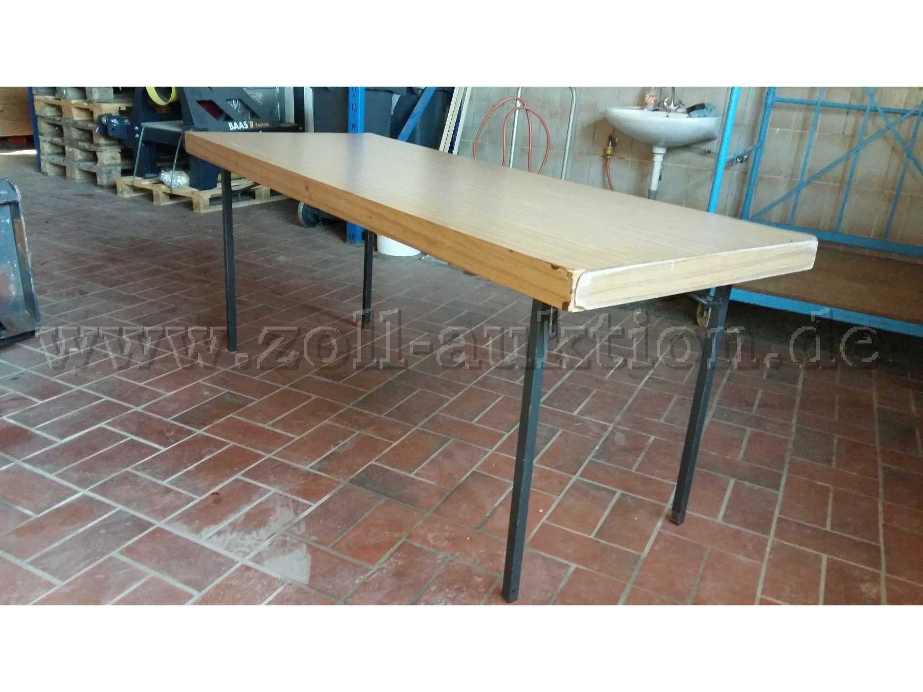 Ansicht aufgebauter Tisch