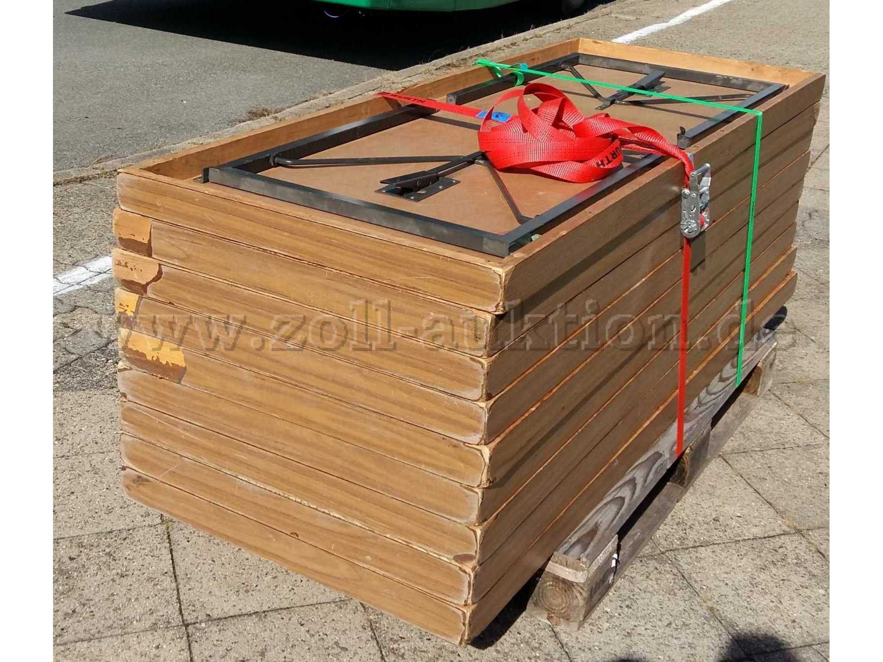 Frontansicht der ersten 9 Tische