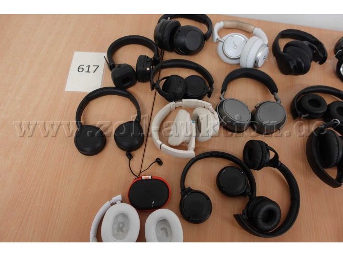 18 teilig, Bluetooth und kabelgebundene Over-Ear Kopfhörer, div. Hersteller – foto 2 – kavel bij Zoll-Auktion, Hamburg