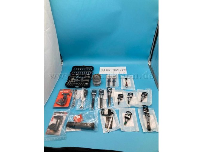 Übesichtsaufnahme Werkzeugkonvolut