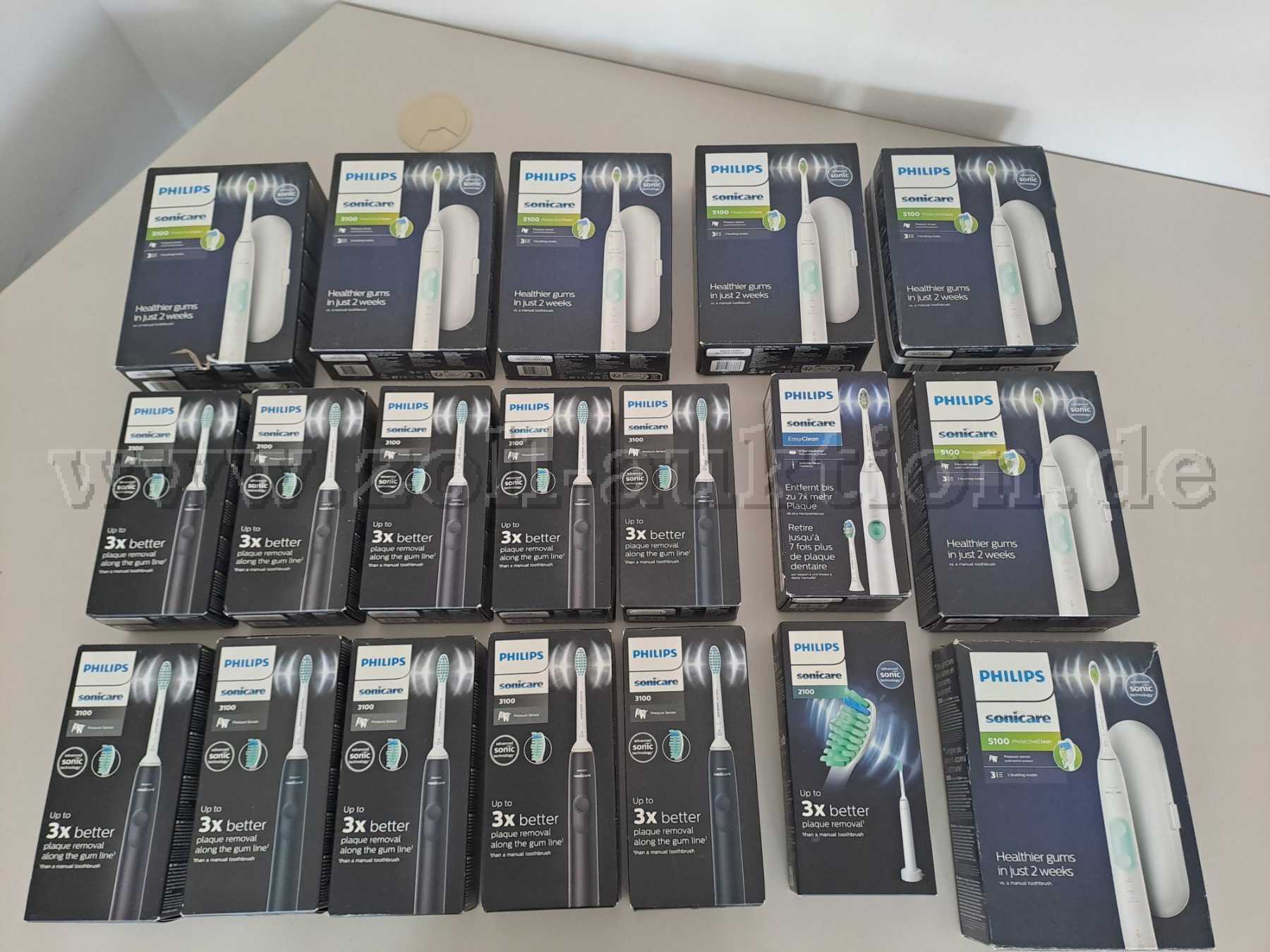 Gesamtansicht aller Auktionsgegenstände