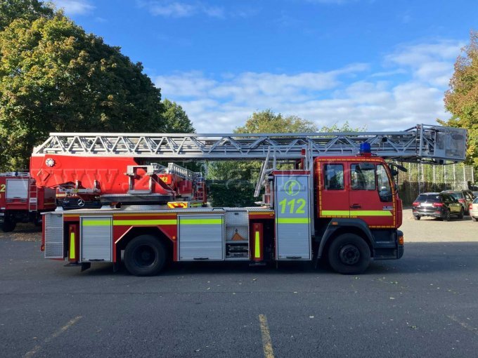 1 1 MAN 15.264 Silent DLK 23-12 PLC 3.1 Drehleiter Feuerwehrfahrzeug – foto 5 – kavel bij Zoll-Auktion, Bielefeld