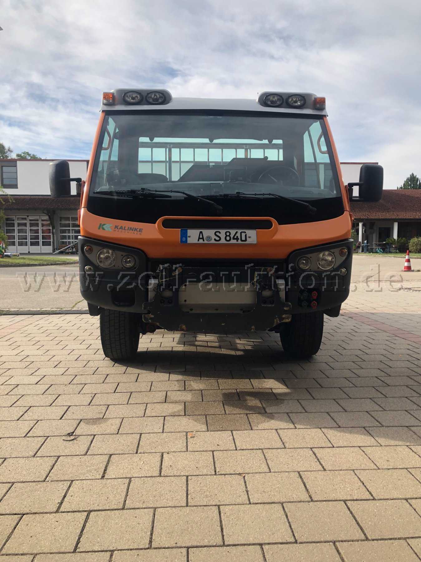 1 AEBI VT 450 mit Kipper Aufbau / Streuer und Vario Pflug