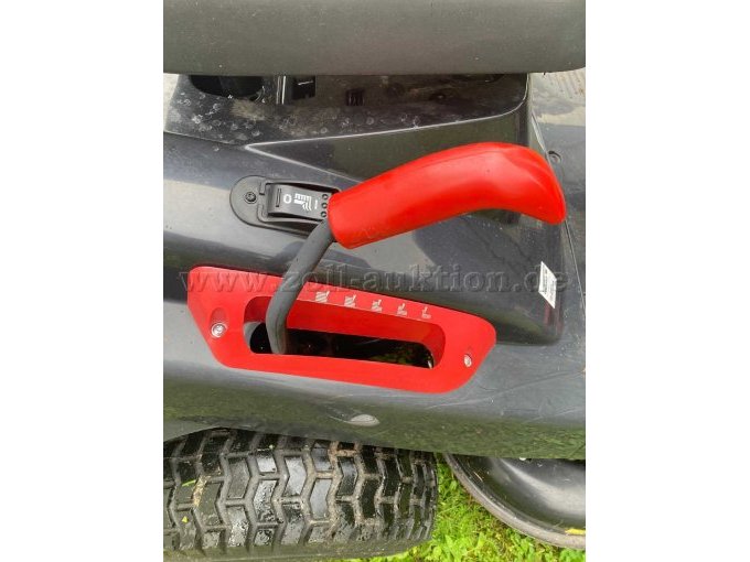 Hebel für Betätigung Mähwerk