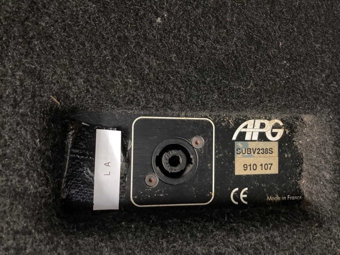 Anschluss an der Linken Seite Sub (links außen)