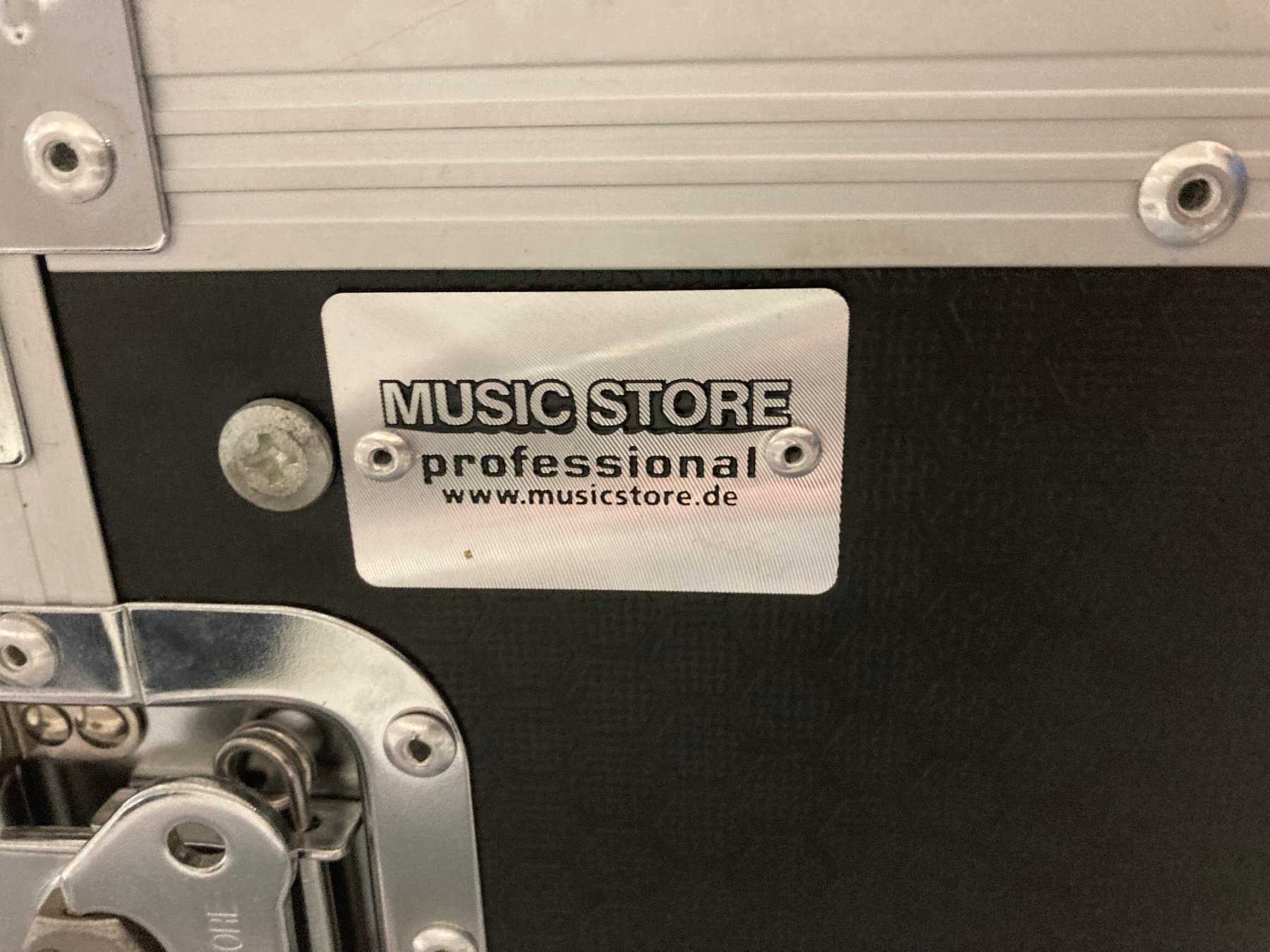 Schild Music Store