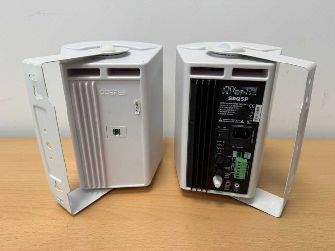 APart SDQ5P Aktiv Lautsprechersystem Weiß 
Ansicht von hinten
