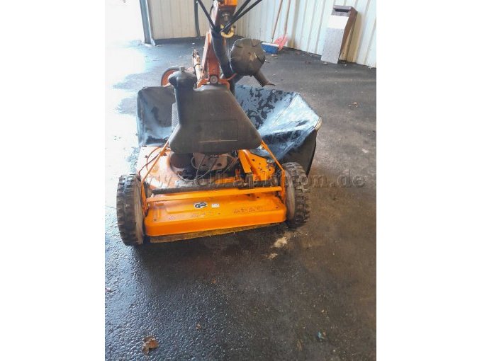 Ansicht auf den Benzintank von hinten