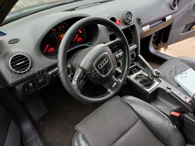Audi A3 - Armaturen und Vordersitze