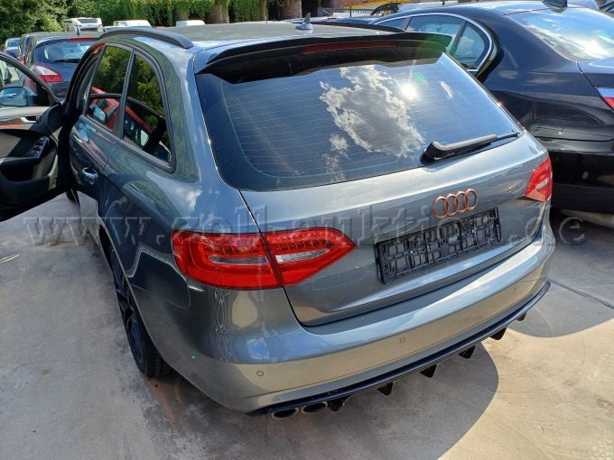 Audi A4 - hinten links