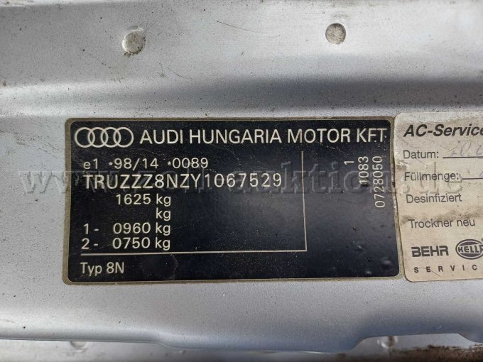 AUDI TT - Typenschild mit Fahrgestellnummer