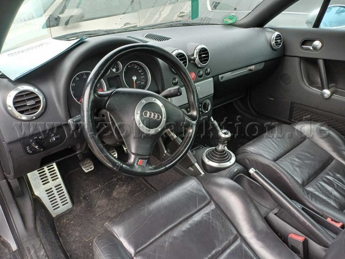 AUDI TT - Armaturen und Vordersotze
