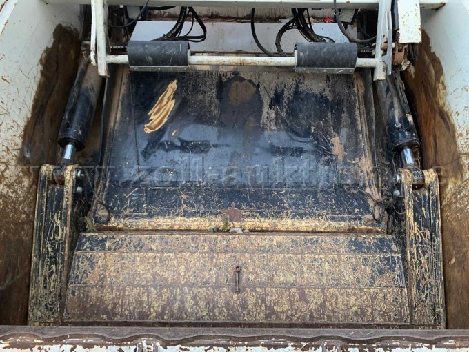 Ansicht Ladewanne und Presswerk