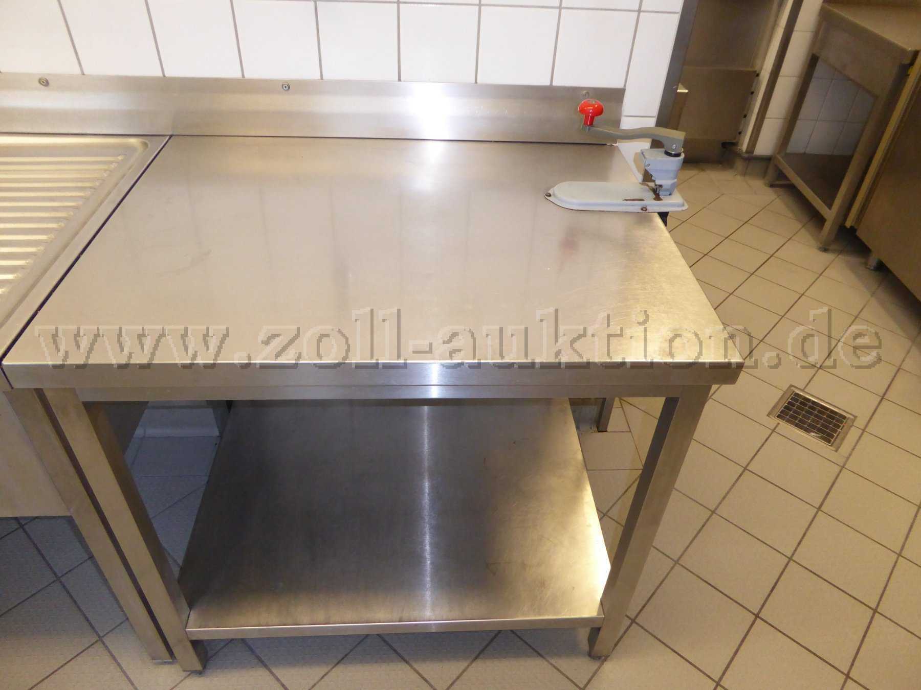 Ablagetisch mit Dosenöffner