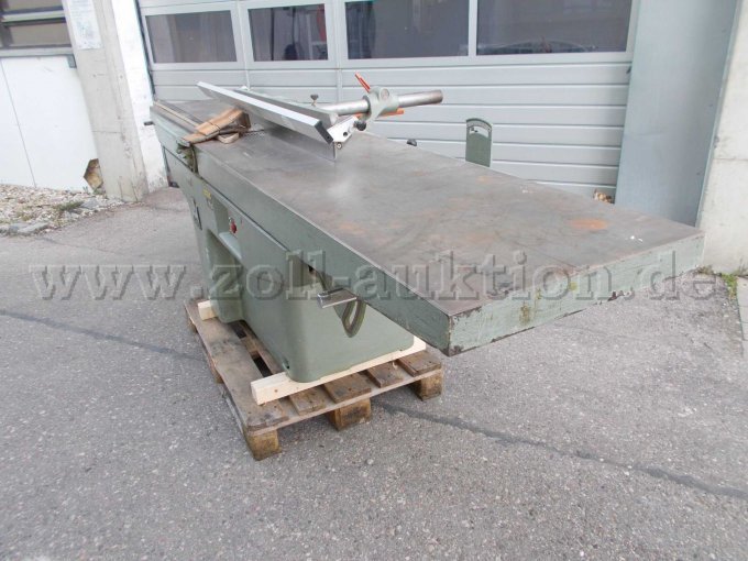 Tisch mit Fügeanschlag