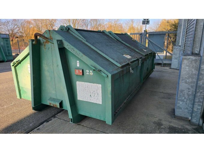 Container vorne links