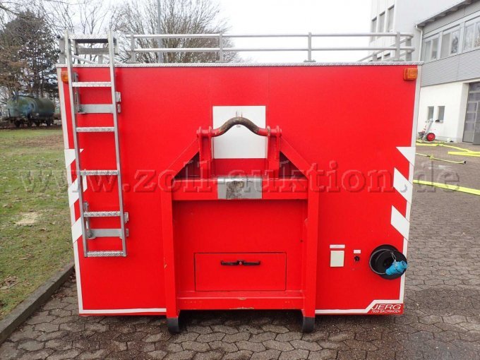 Abrollbehälter Pulver-Schaum, Ansicht vorne, geschlossenes Batteriefach und Ladesteckdosen