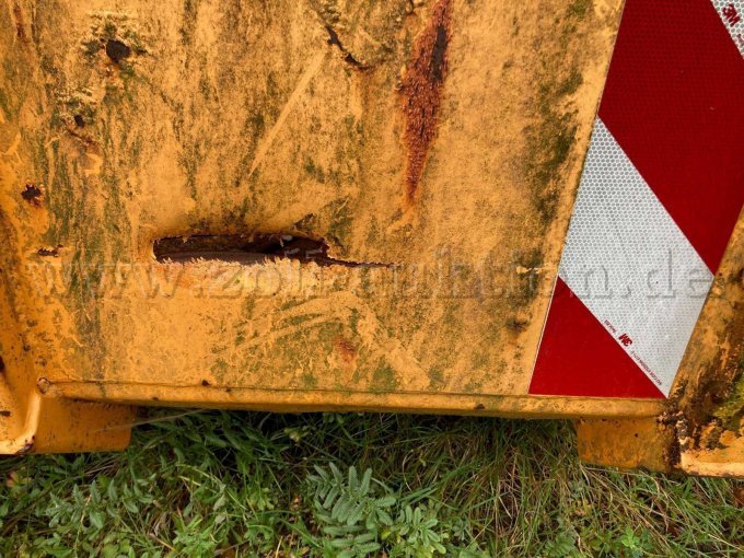 Frontansicht, Loch unten links