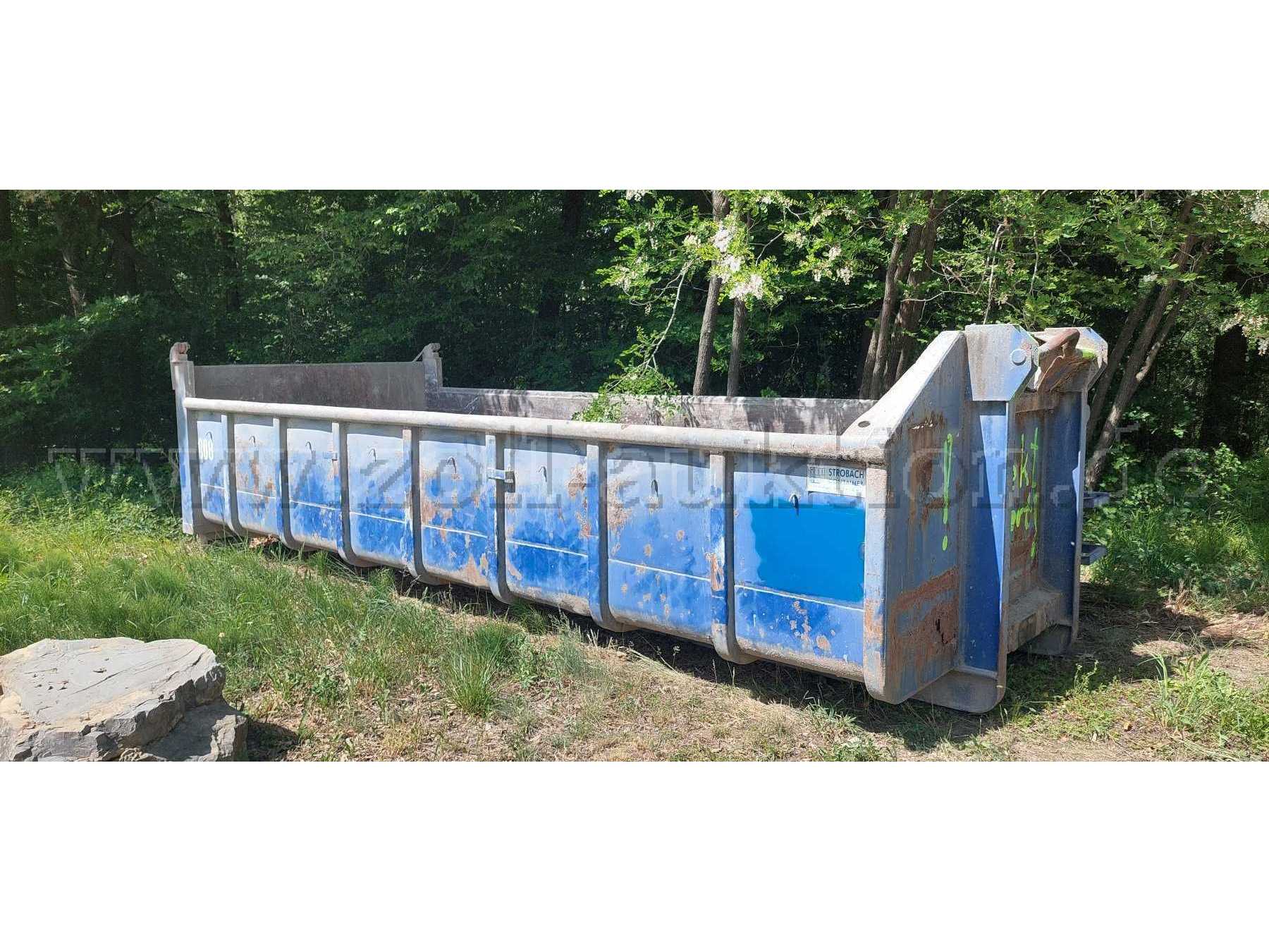 Abrollcontainer - rechte Seite vorne