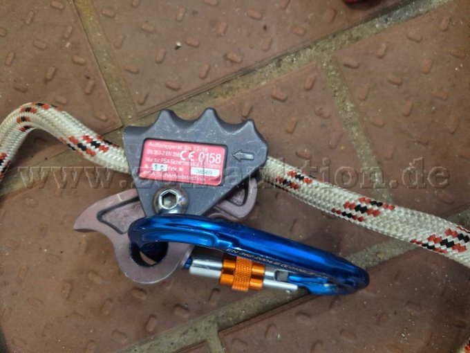 Zustand und Typenschild Auffanggerät