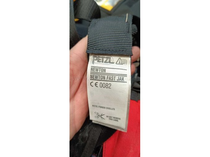 Typenschild Absturzrückhaltegurt